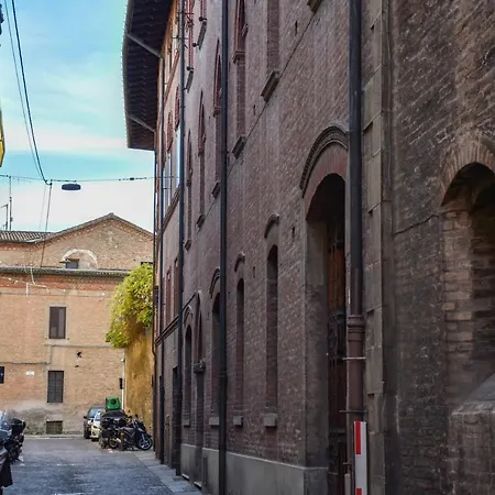 Lägenhet Collegio Di Spagna 13