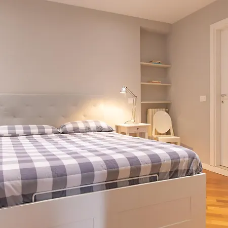 Collegio Di Spagna 13 *