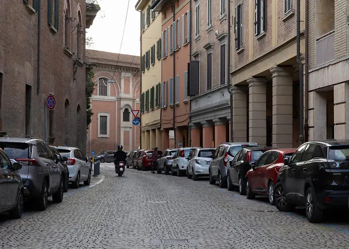 Collegio Di Spagna 13 * بولونيا