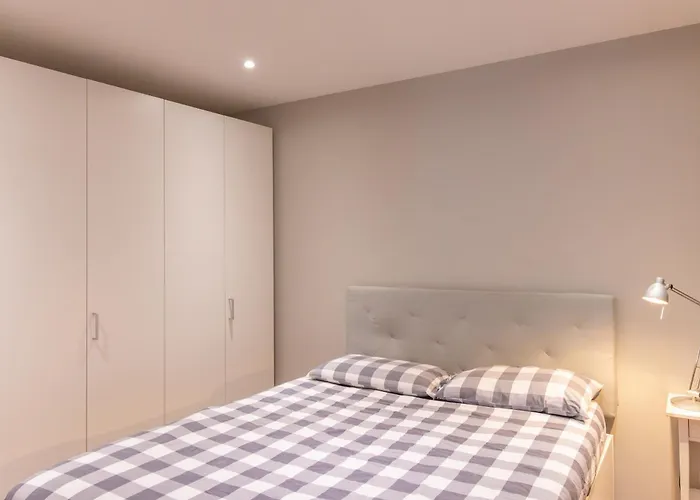 Apartamento Collegio Di Spagna 13